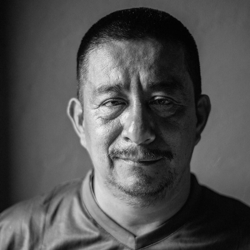 Master crafstman Domingo Carranza Montecristi Panama Hat Weaver in a black and white picture for Gesatto design magazine