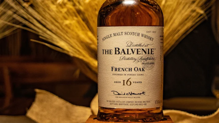 The Balvenie. 16 years in French Oak, Single malt scotch whisky.Domingo Carranza Montecristi Panama Hats Weaver